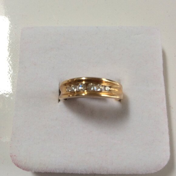 NWT STUNNING 14k GOLD & DIAMOND RING MSRP 1,375 - Picture 2 of 7